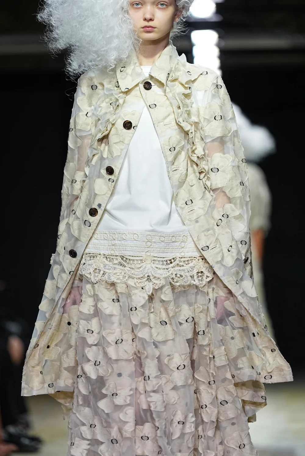 タオ 2027年春夏 LOOK 16 / VIEW 2