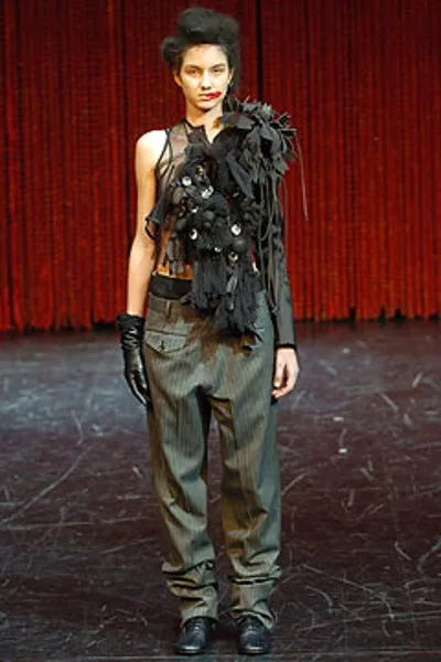 コムデギャルソン 2004秋冬 LOOK 16