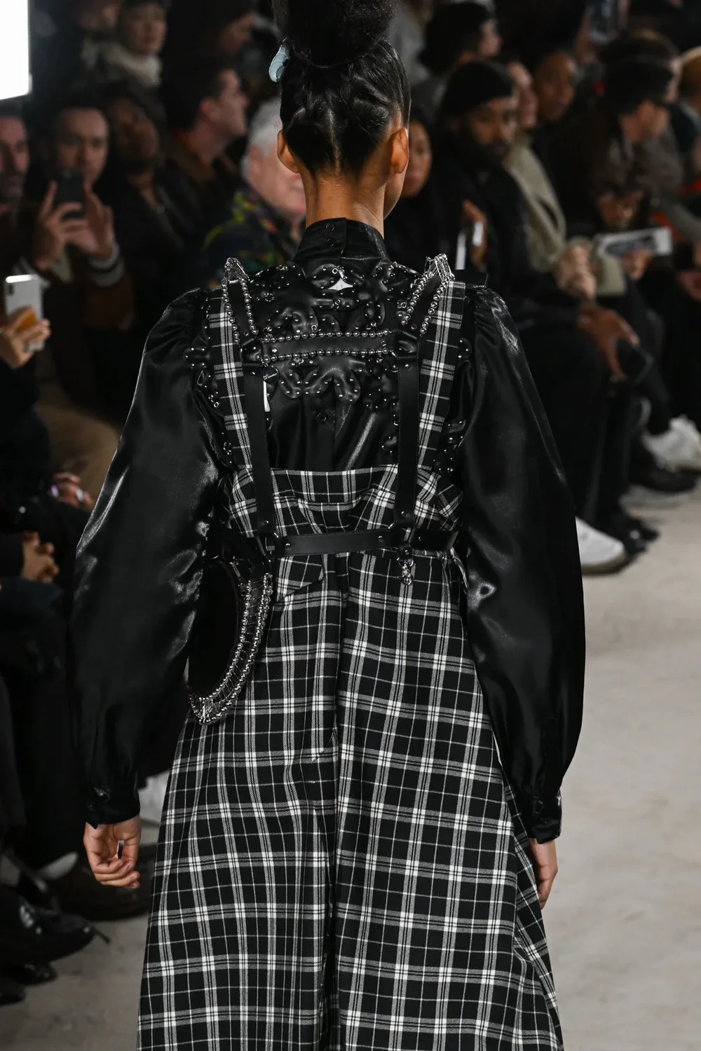 ノワールケイニノミヤ 2024年秋冬 LOOK 14 / VIEW 3