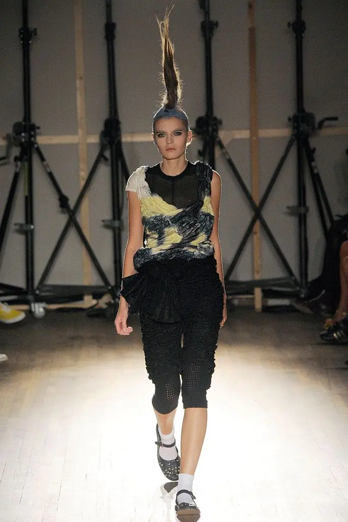 タオ 2010年春夏 LOOK 29
