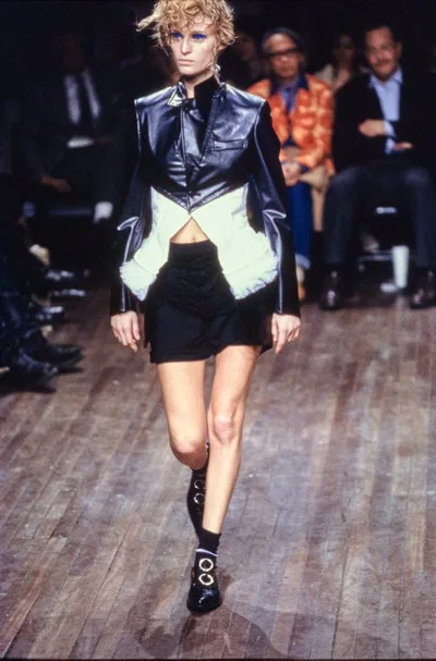 コムデギャルソン 2001秋冬 LOOK 26