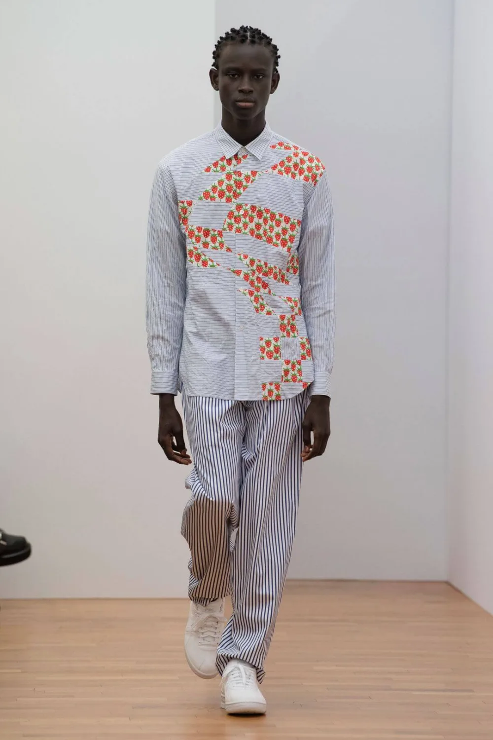 コムデギャルソンシャツ 2023年春夏 LOOK 2