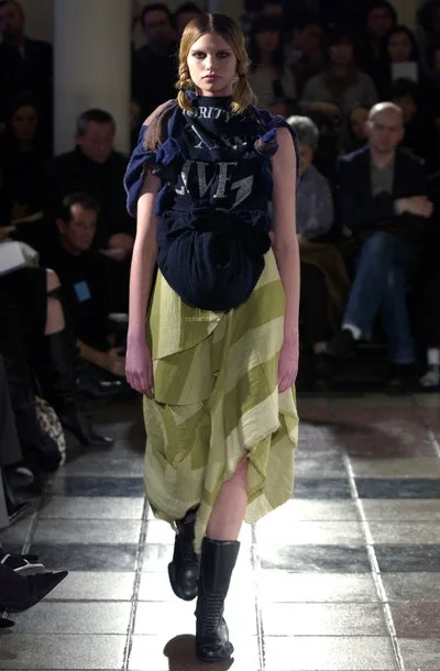 コムデギャルソン 2003秋冬 LOOK 28