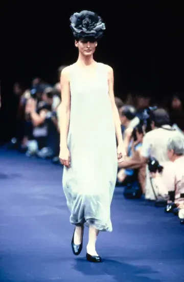 COMME des GARÇONS 1991年春夏コレクション LOOK 1