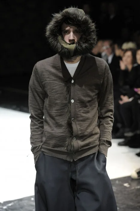 コムデギャルソンオムプリュス 2010秋冬 LOOK 34 / VIEW 2