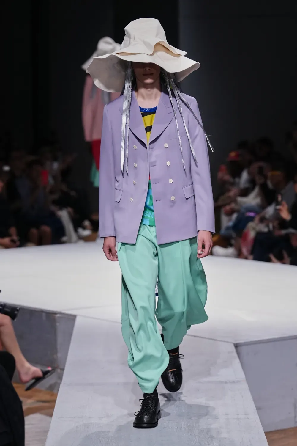 コムデギャルソンオムプリュス 2027年春夏 LOOK 16