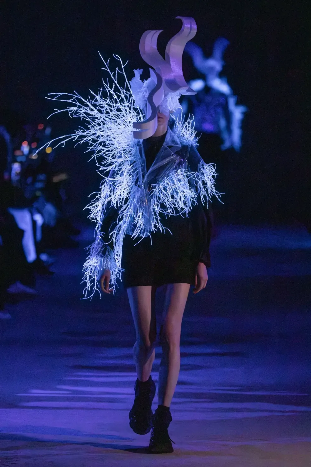 noir kei ninomiya 2025 AWの同シーズン掲載写真。