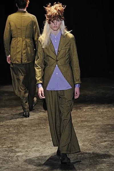 コムデギャルソンオムプリュス 2011秋冬 LOOK 18