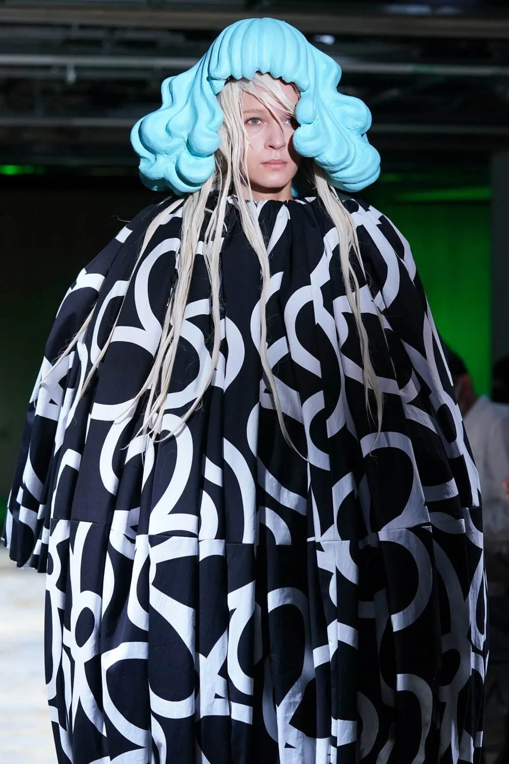 コムデギャルソン 2022年春夏 LOOK 3 / VIEW 2