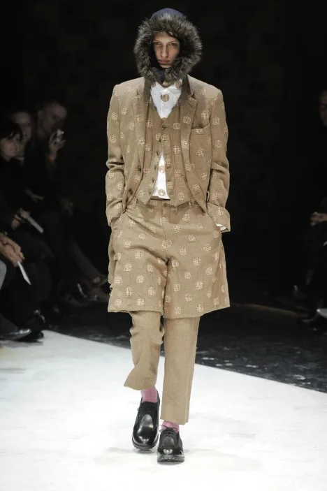 コムデギャルソンオムプリュス 2010秋冬 LOOK 8