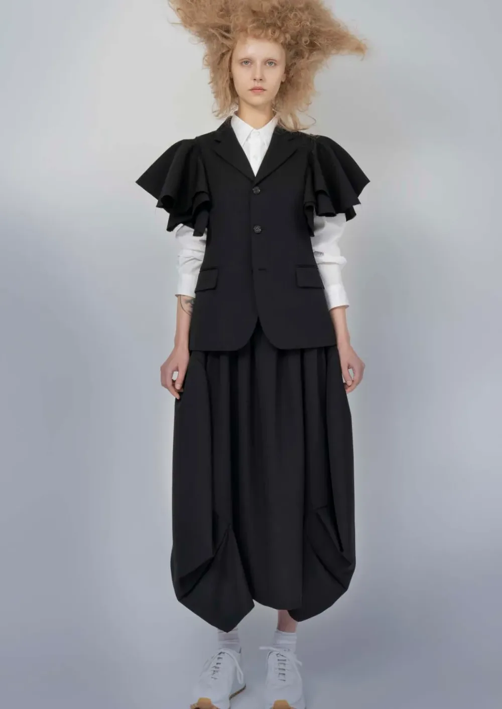 COMME des GARÇONS 2 2023 SSの同シーズン掲載写真。