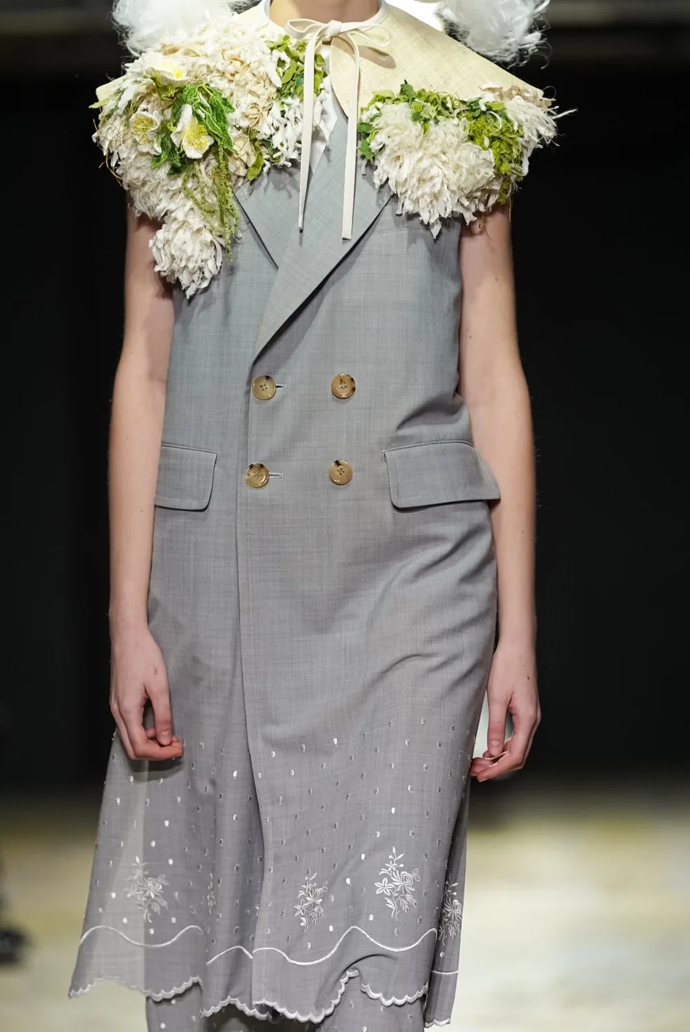 タオ 2027年春夏 LOOK 12 / VIEW 2