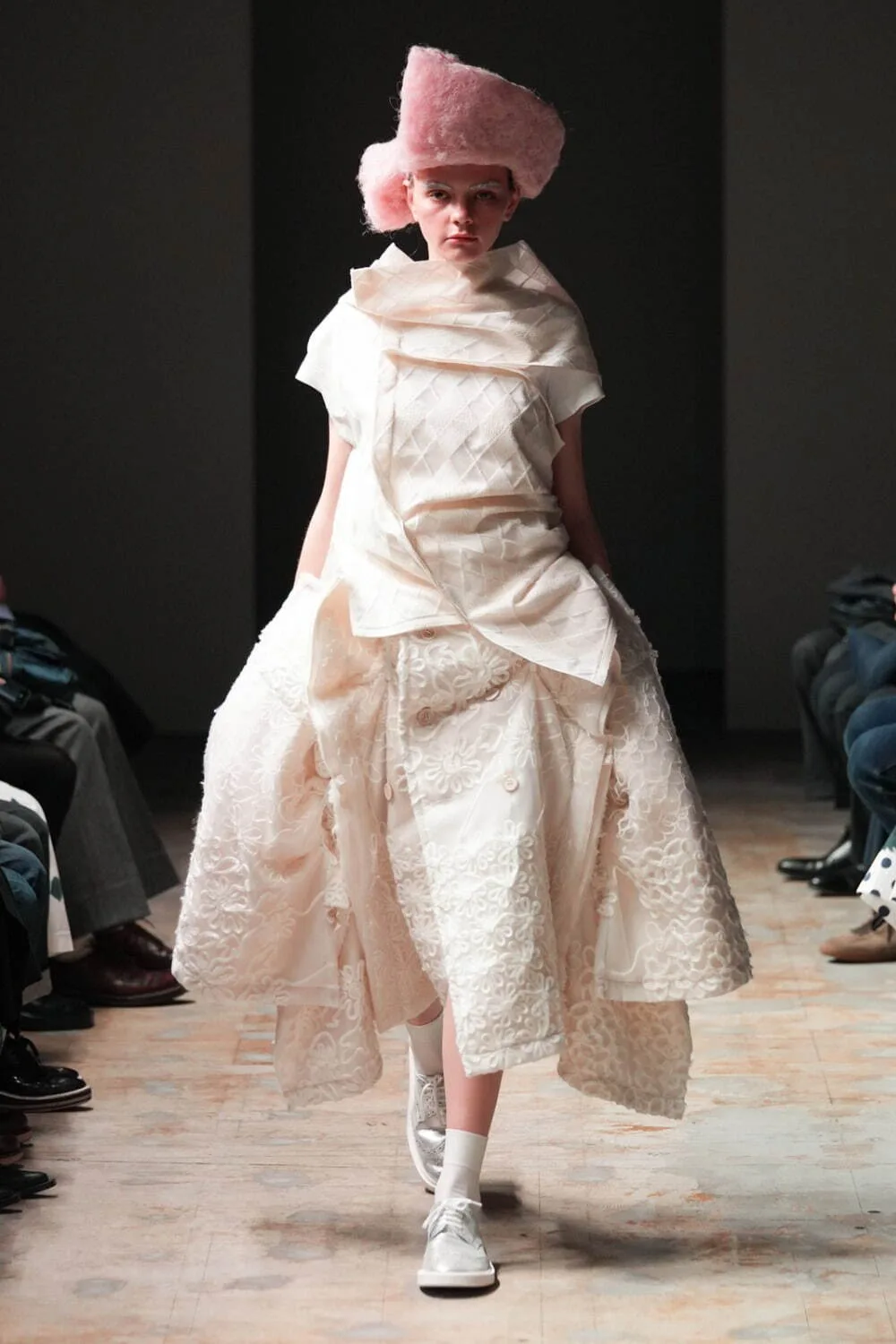 タオ 2024年秋冬 LOOK 32