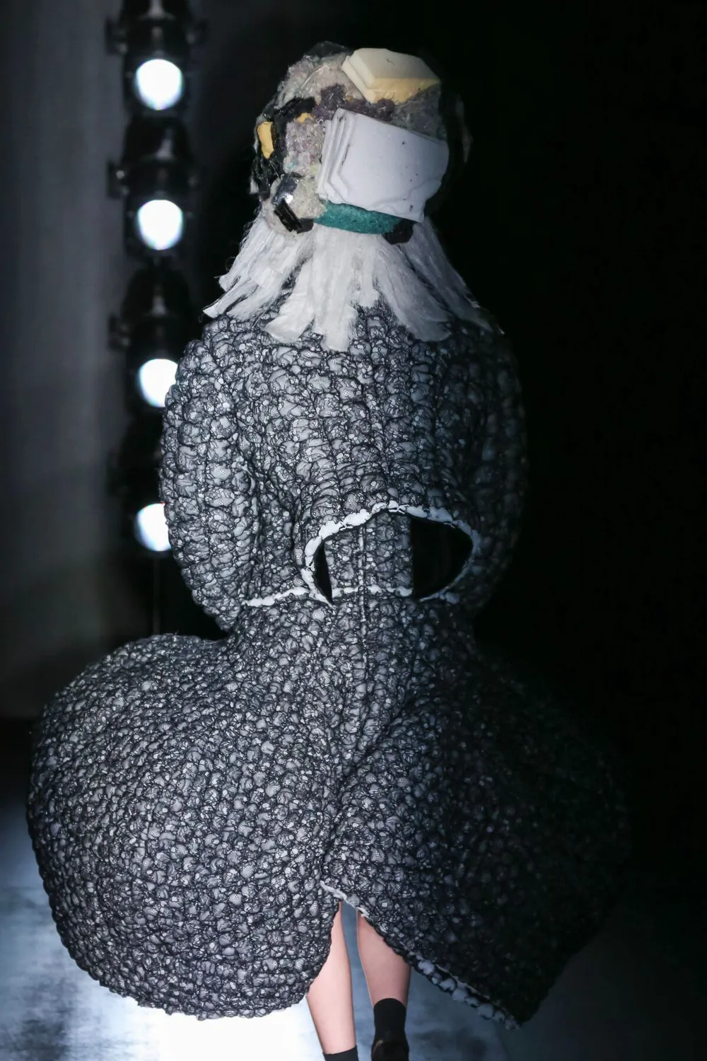 コムデギャルソン 2022年秋冬 LOOK 10 / VIEW 3