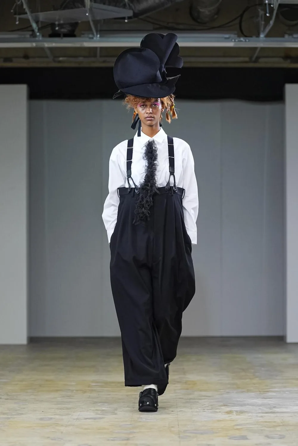 タオ 2026年秋冬 LOOK 16