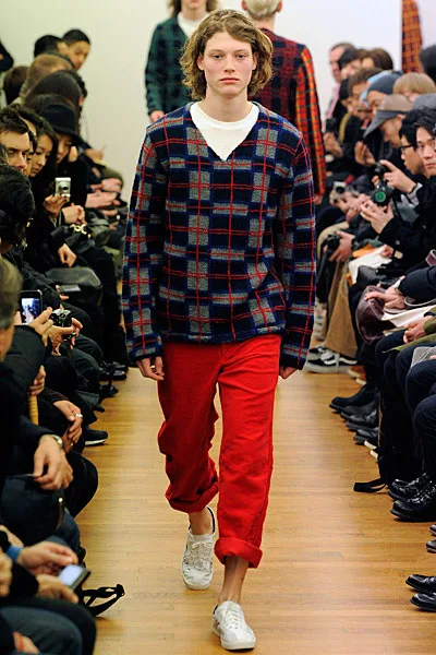 コムデギャルソンシャツ 2010秋冬 LOOK 3