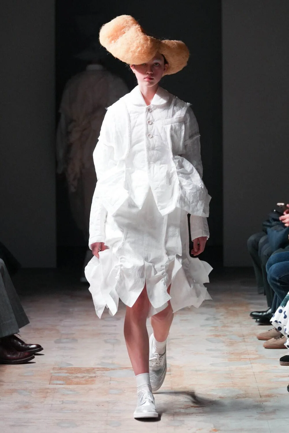 タオ 2024年秋冬 LOOK 5