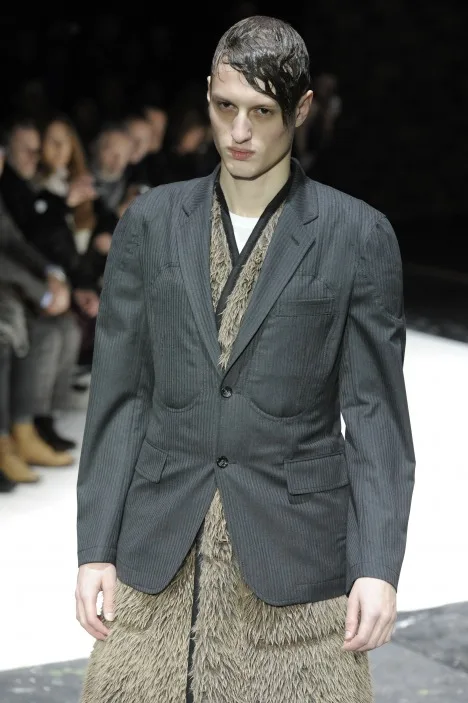 コムデギャルソンオムプリュス 2010秋冬 LOOK 28 / VIEW 2
