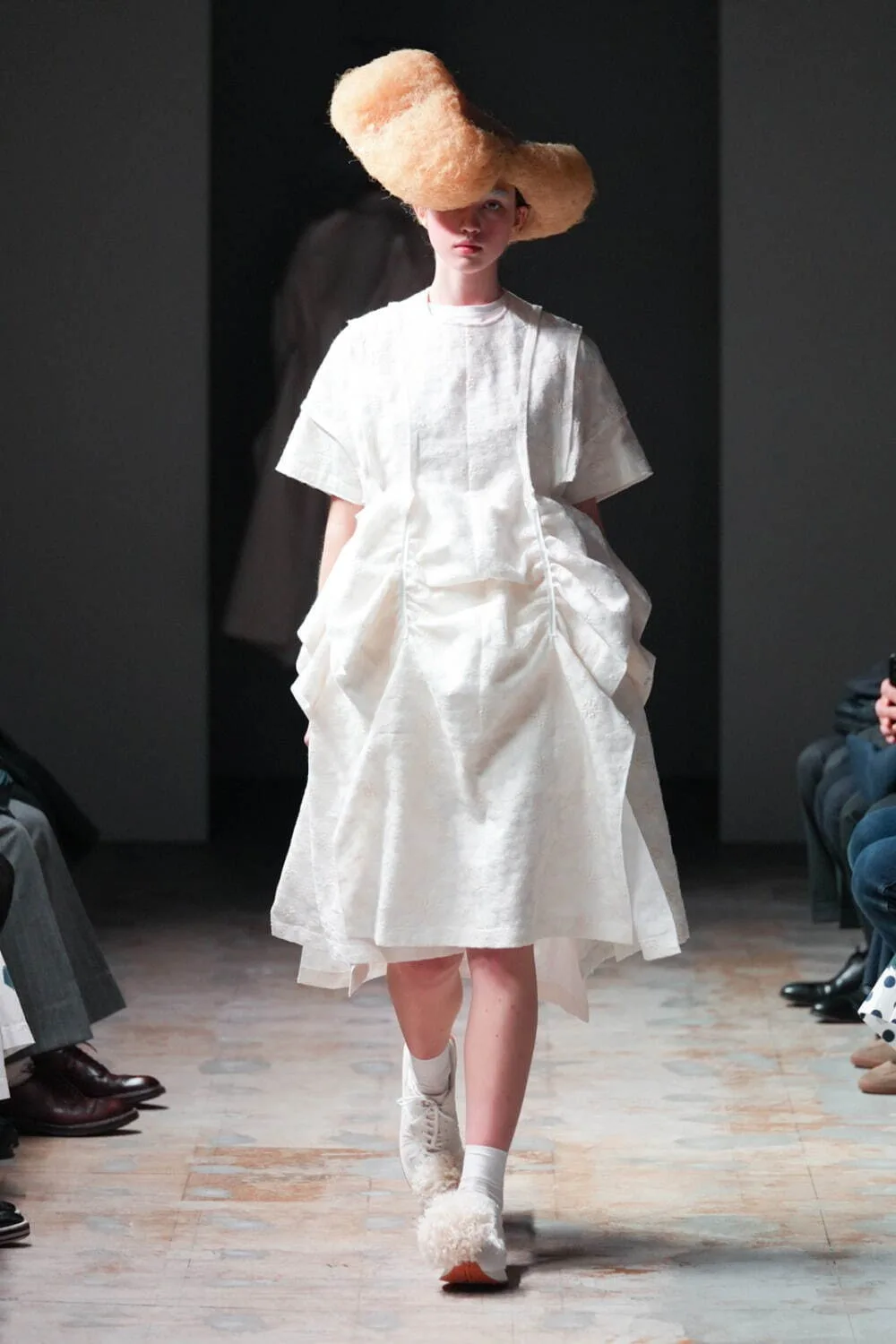 タオ 2024年秋冬 LOOK 18