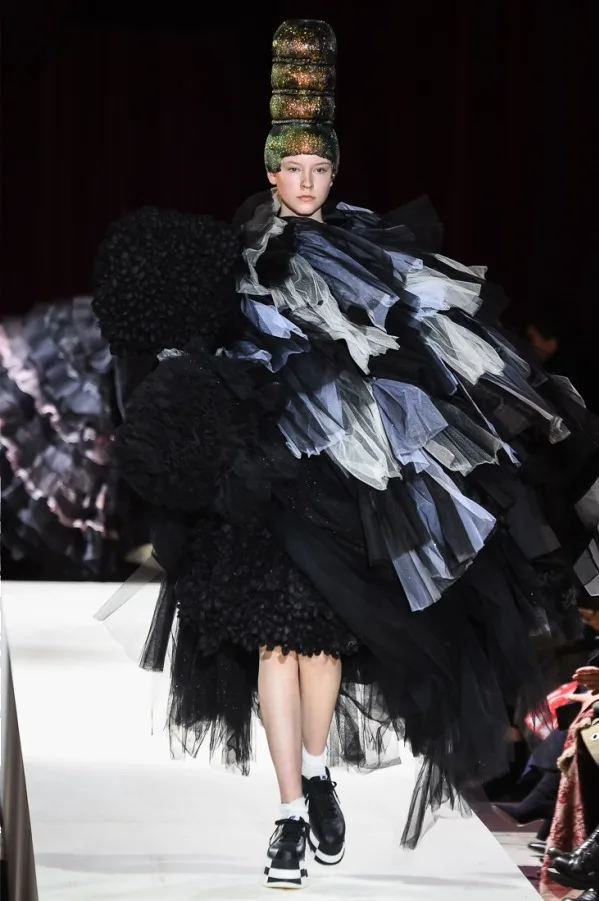 コムデギャルソン 2018秋冬 LOOK 16