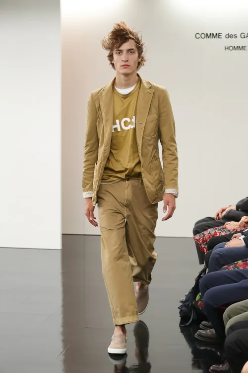 COMME des GARÇONS HOMME 2017年春夏コレクション LOOK 1