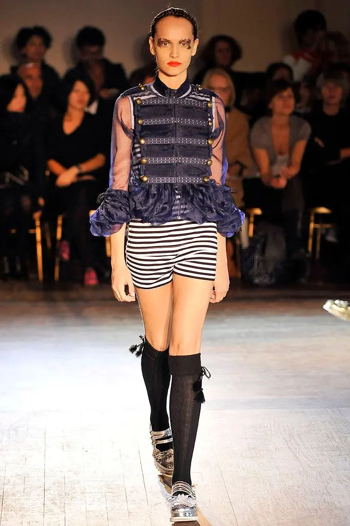 タオ 2009年春夏 LOOK 3