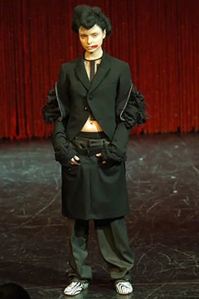 コムデギャルソン 2004秋冬 LOOK 23