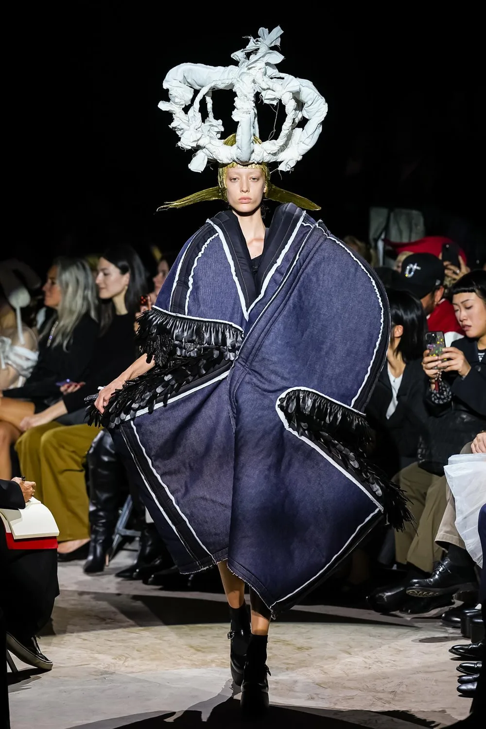 コムデギャルソン 2027年春夏 LOOK 3