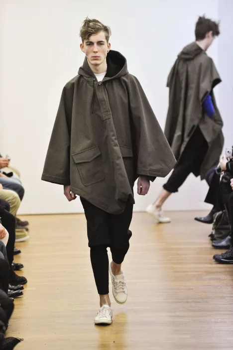 コムデギャルソンシャツ 2011秋冬 LOOK 23