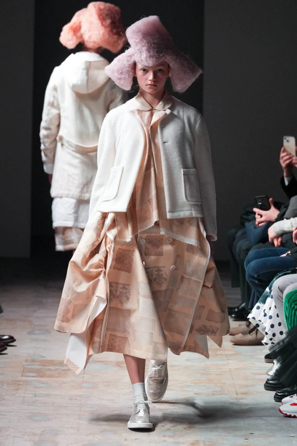 タオ 2024年秋冬 LOOK 16