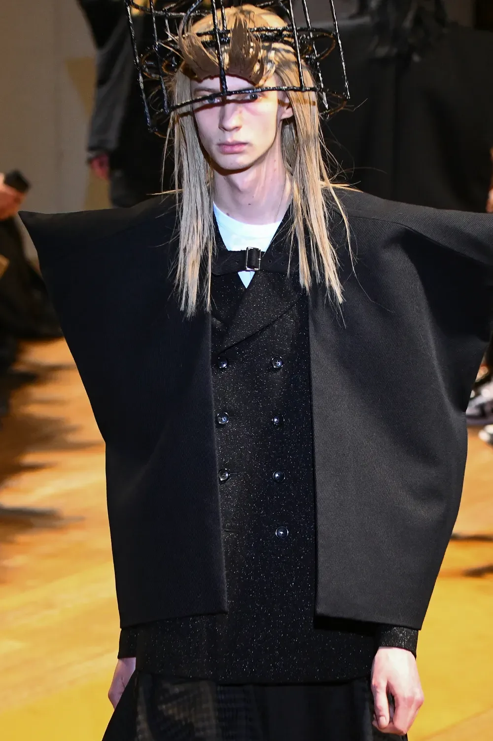 コムデギャルソンオムプリュス 2023年秋冬 LOOK 2 / VIEW 2