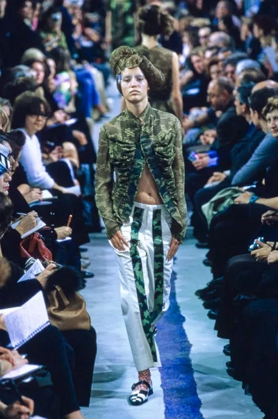 コムデギャルソン 2001春夏 LOOK 51
