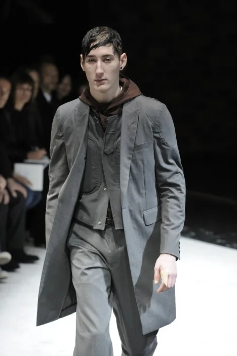 コムデギャルソンオムプリュス 2010秋冬 LOOK 4 / VIEW 2