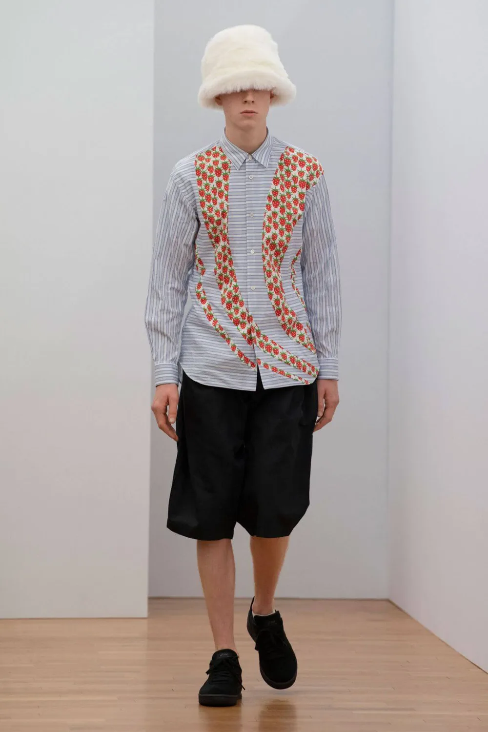 SHIRT 2023 SSの同シーズン掲載写真。