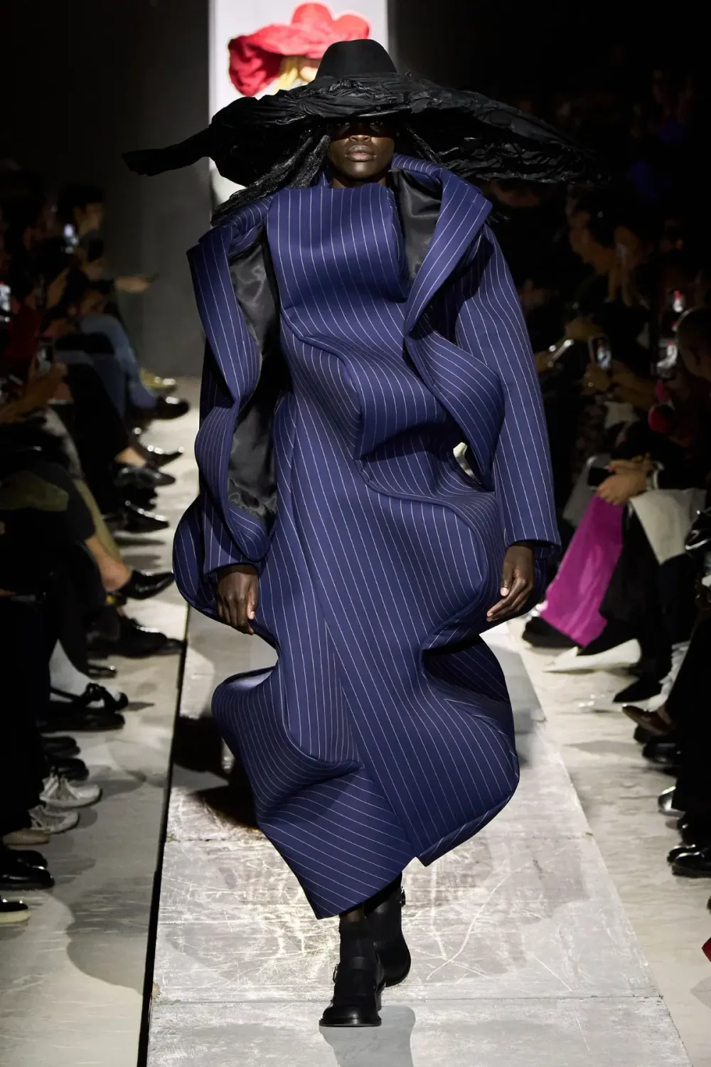 COMME des GARÇONS 2025 AWの同シーズン掲載写真。
