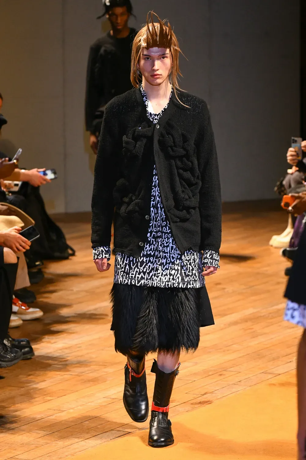 コムデギャルソンオムプリュス 2023年秋冬 LOOK 33