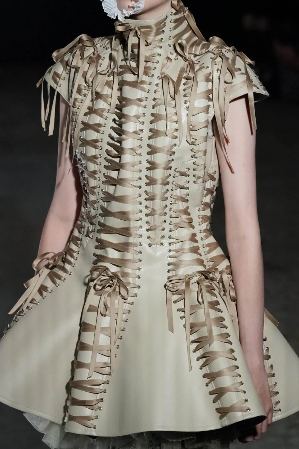 ノワールケイニノミヤ 2022年春夏 LOOK 18 / VIEW 2
