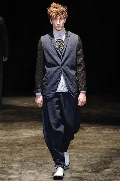 コムデギャルソンオムプリュス 2011秋冬 LOOK 3