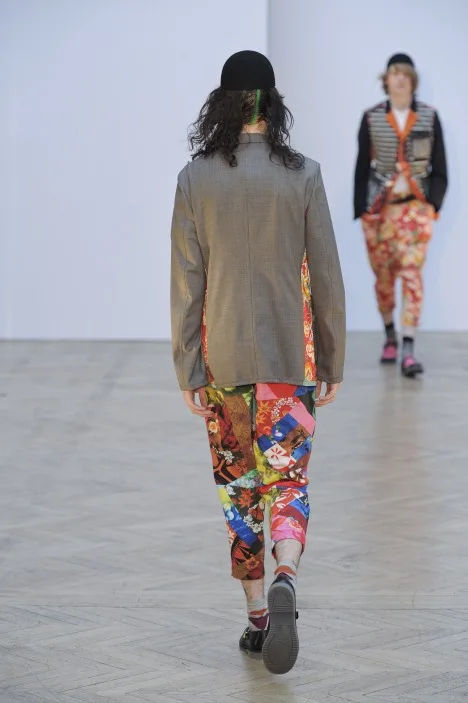 コムデギャルソンオムプリュス 2010春夏 LOOK 8 / VIEW 2