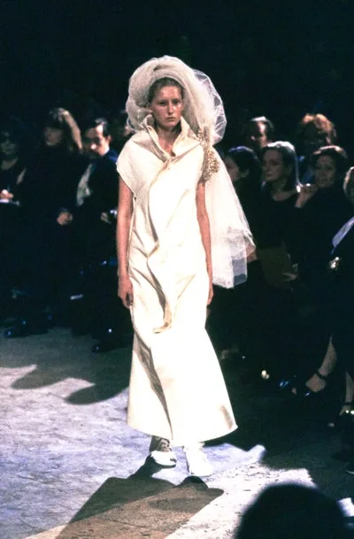 COMME des GARÇONS 1998 SSの同シーズン掲載写真。
