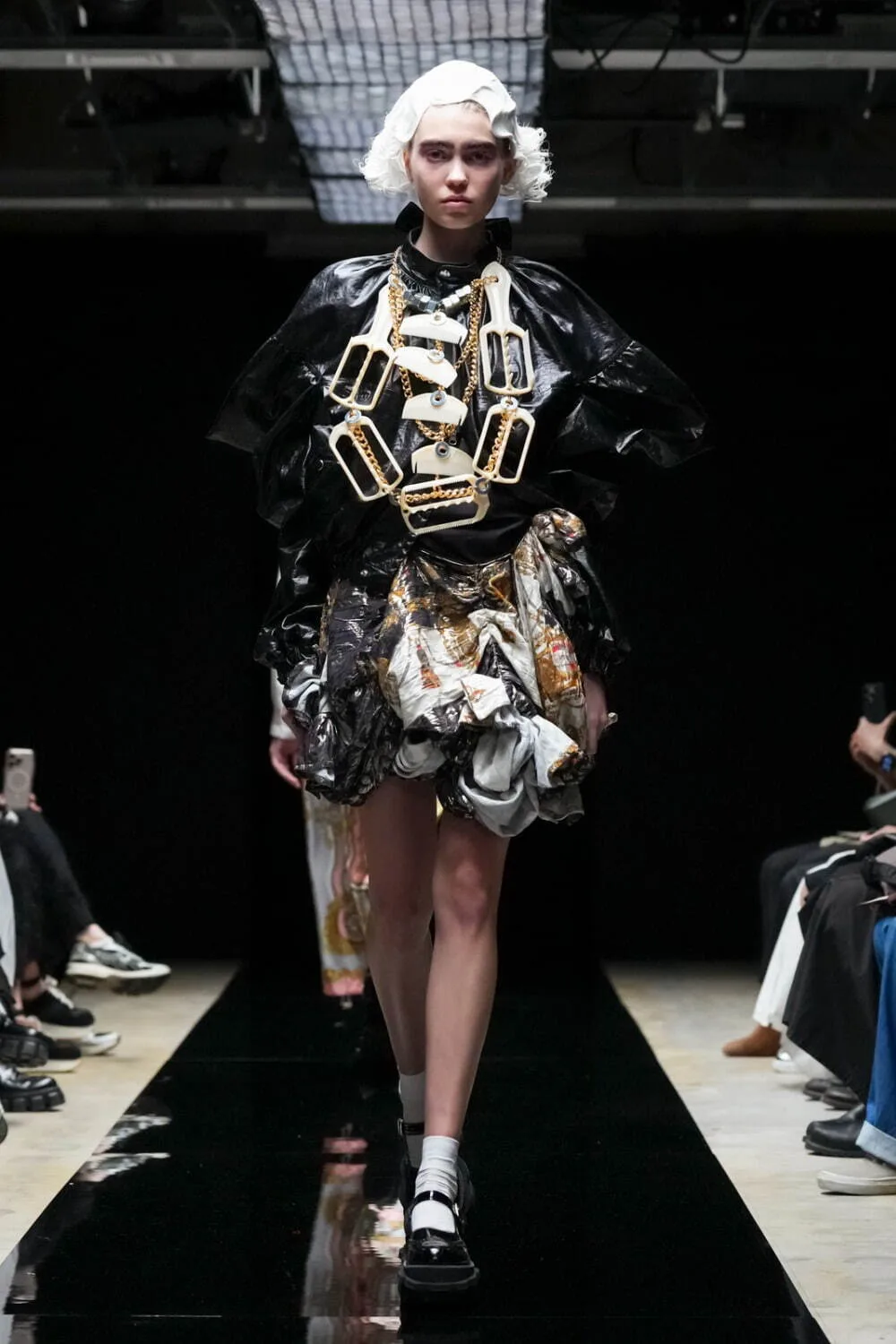 タオ 2025年秋冬 LOOK 27