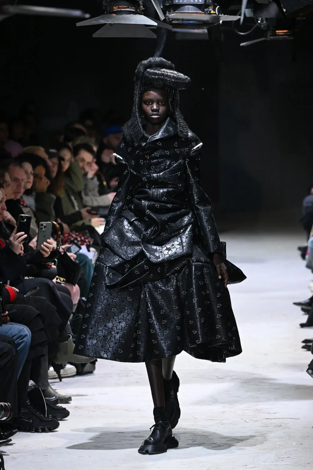コムデギャルソン 2024年秋冬 LOOK 15