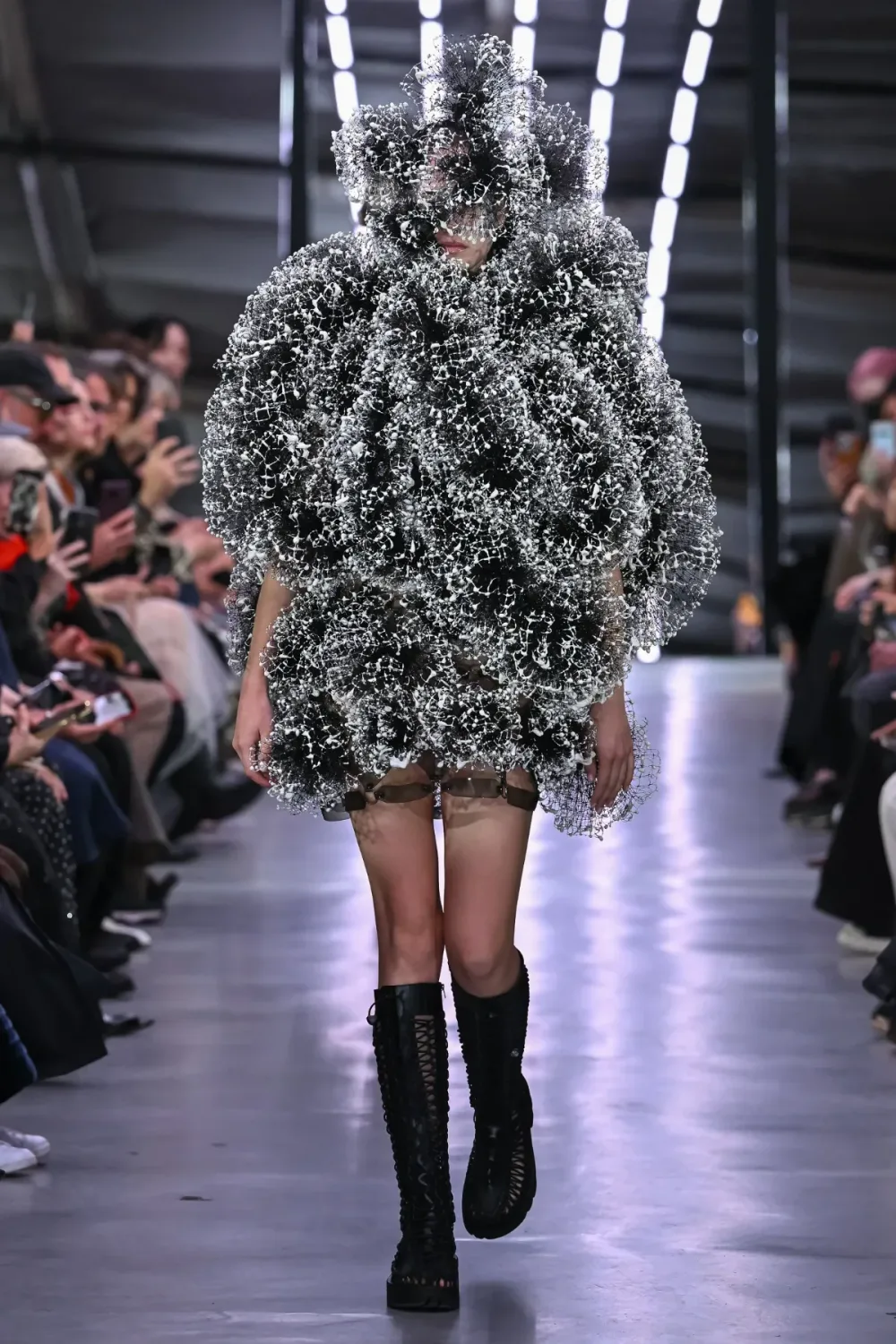 ノワールケイニノミヤ 2024年春夏 LOOK 16