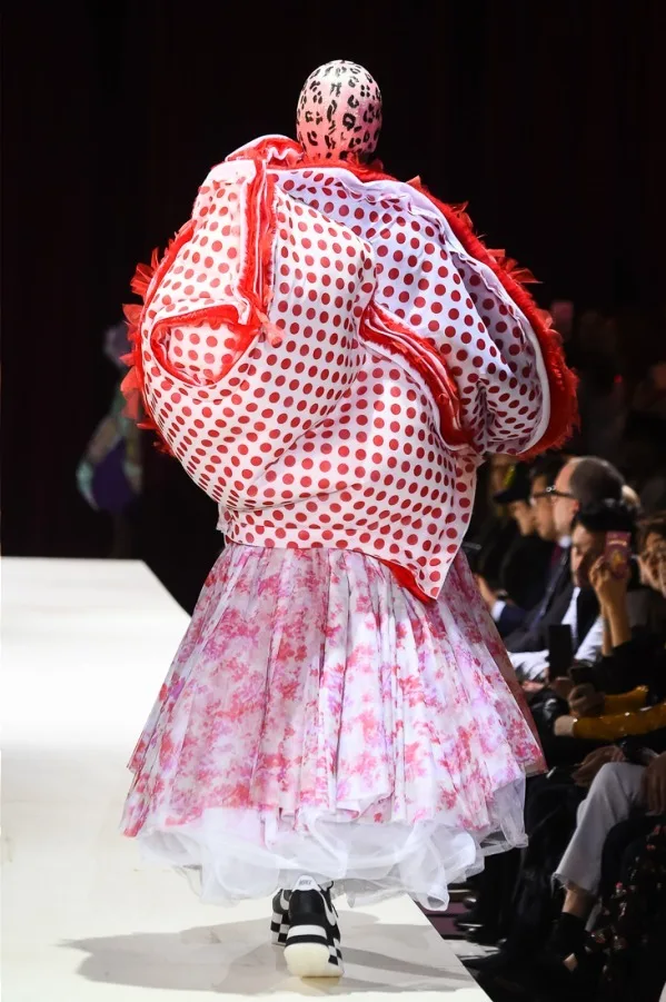 コムデギャルソン 2018秋冬 LOOK 3 / VIEW 3