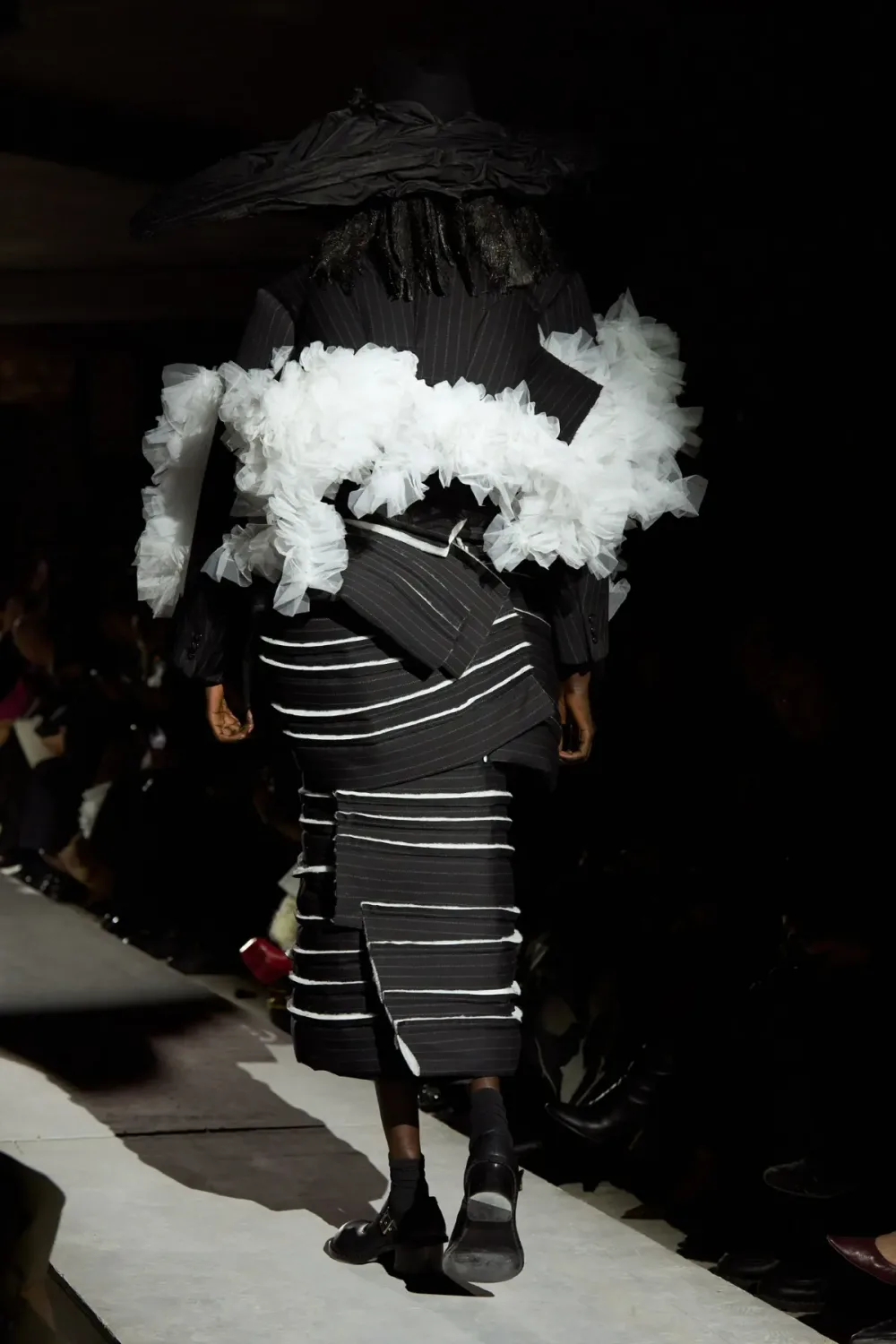 コムデギャルソン 2025年秋冬 LOOK 16 / VIEW 4