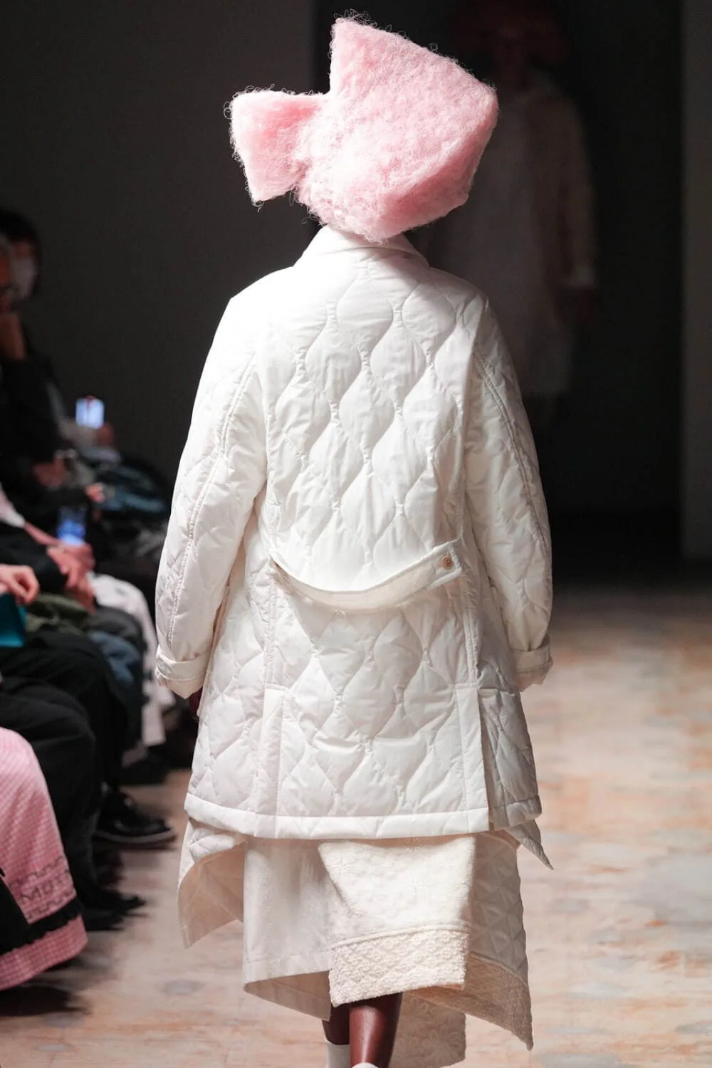タオ 2024年秋冬 LOOK 14 / VIEW 3