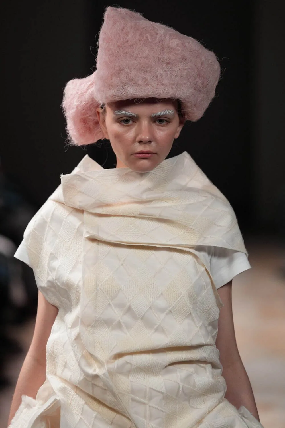 タオ 2024年秋冬 LOOK 32 / VIEW 3