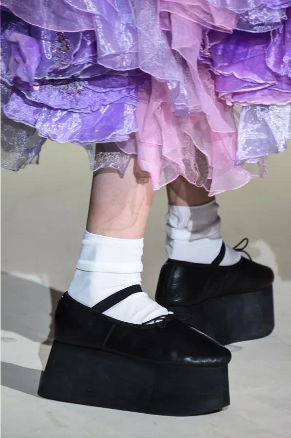 コムデギャルソン 2018秋冬 LOOK 10 / VIEW 3