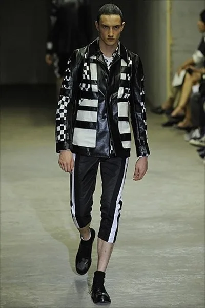 コムデギャルソンオムプリュス 2011春夏 LOOK 22