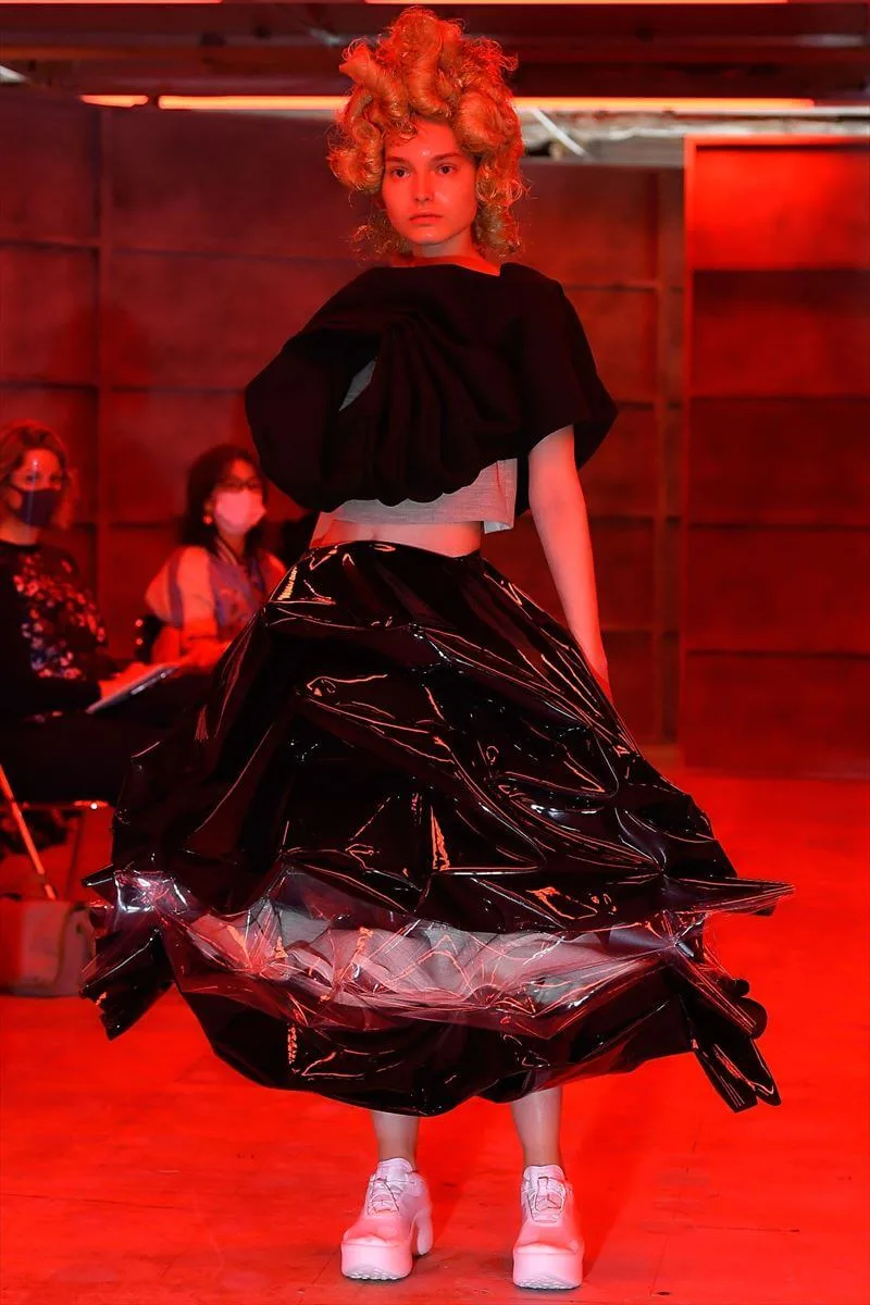 コムデギャルソン 2021春夏 LOOK 2